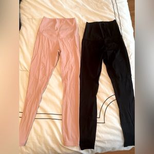 Like new, leggings stay up and don’t slide down.